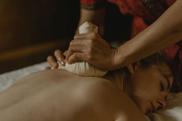 Massage ayurvédique près de Nantes : à quoi reconnaître un centre sérieux