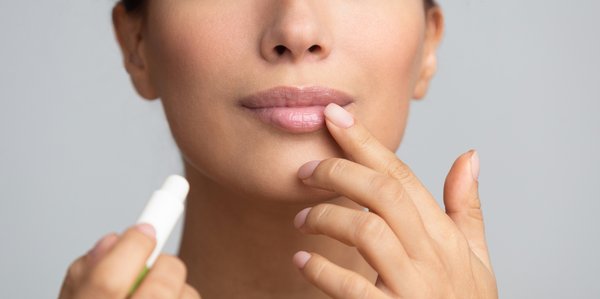 Beauté au quotidien : pourquoi le soin des lèvres et des mains ne doit pas être négligé ?